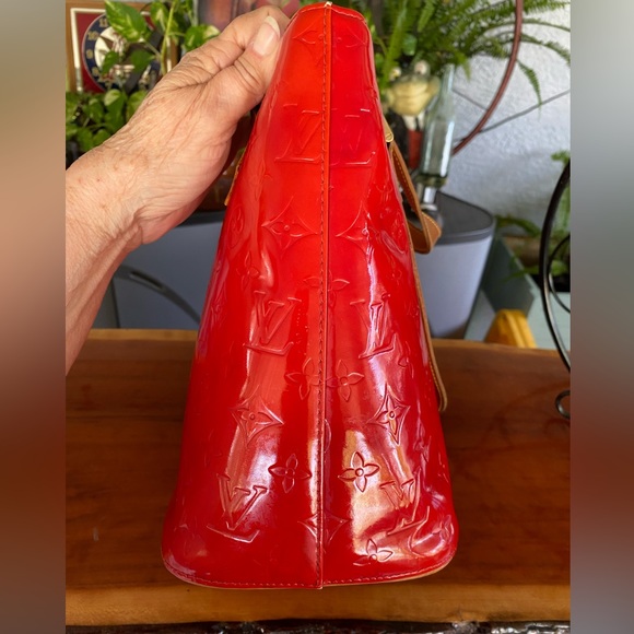 Louis Vuitton Vernis Red Monogram Houston Tote - Picture 9 of 16